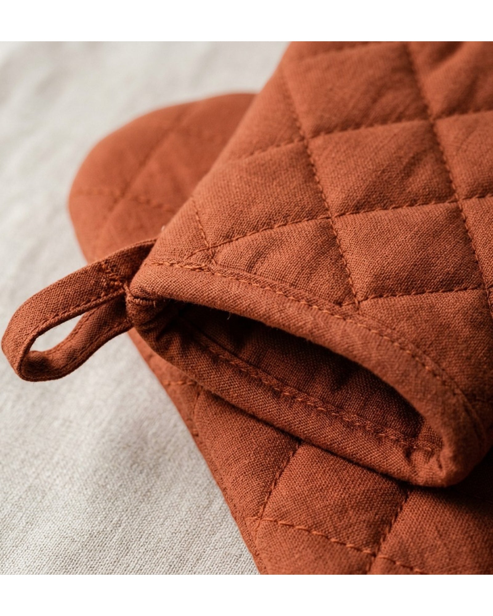 Tastyly Cotton Oven Mitts with Hanging Loop 2-Pack Rust